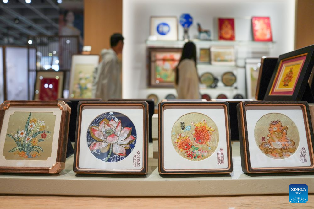 Weaving the golden legacy of Nanjing: a Yunjin inheritor's story