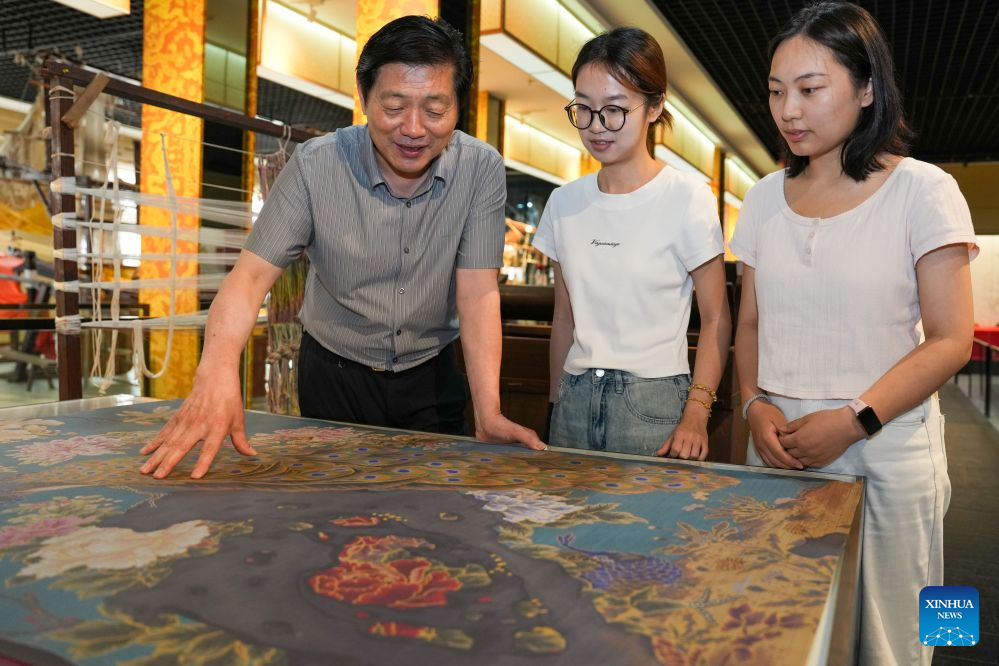 Weaving the golden legacy of Nanjing: a Yunjin inheritor's story