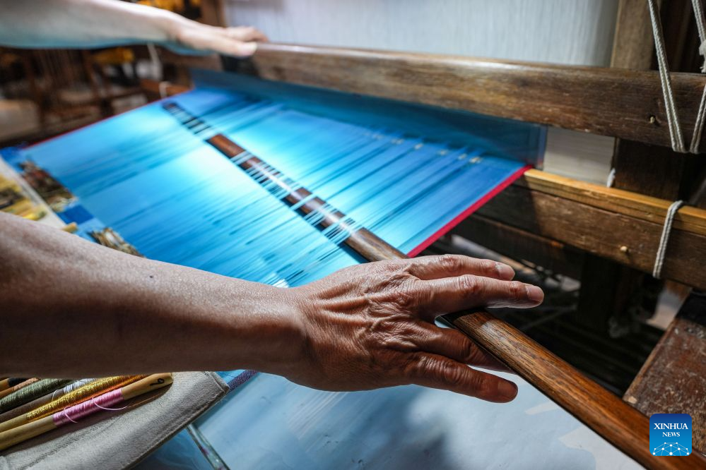 Weaving the golden legacy of Nanjing: a Yunjin inheritor's story