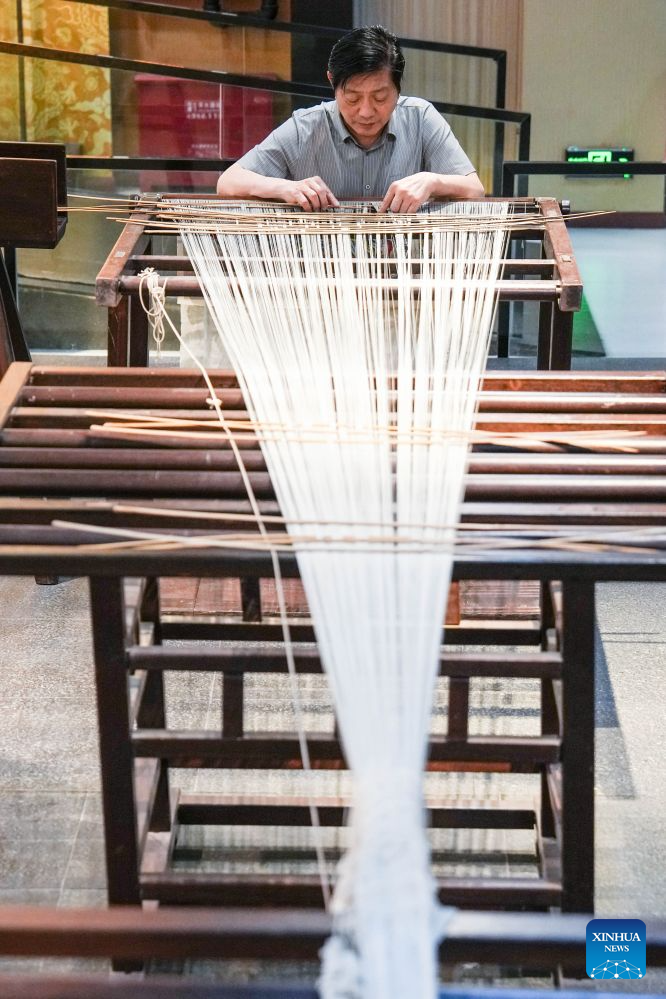 Weaving the golden legacy of Nanjing: a Yunjin inheritor's story