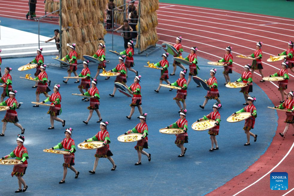 Qiandongnan Miao and Dong Autonomous Prefecture celebrates 70th founding anniversary