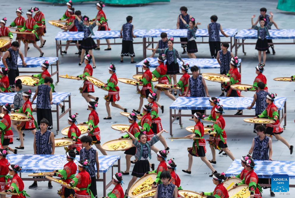 Qiandongnan Miao and Dong Autonomous Prefecture celebrates 70th founding anniversary