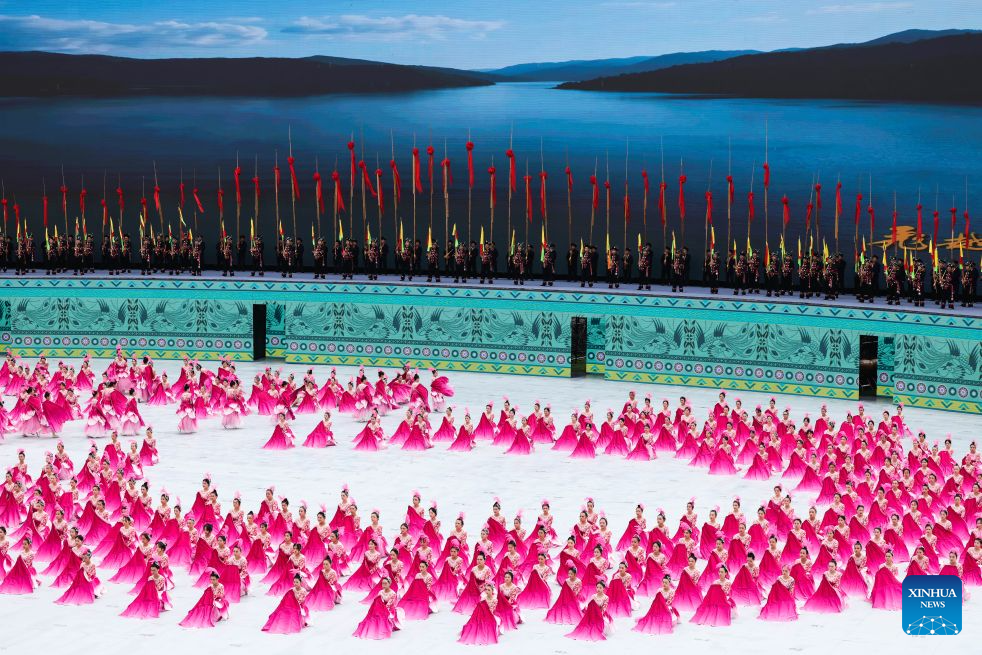 Qiandongnan Miao and Dong Autonomous Prefecture celebrates 70th founding anniversary