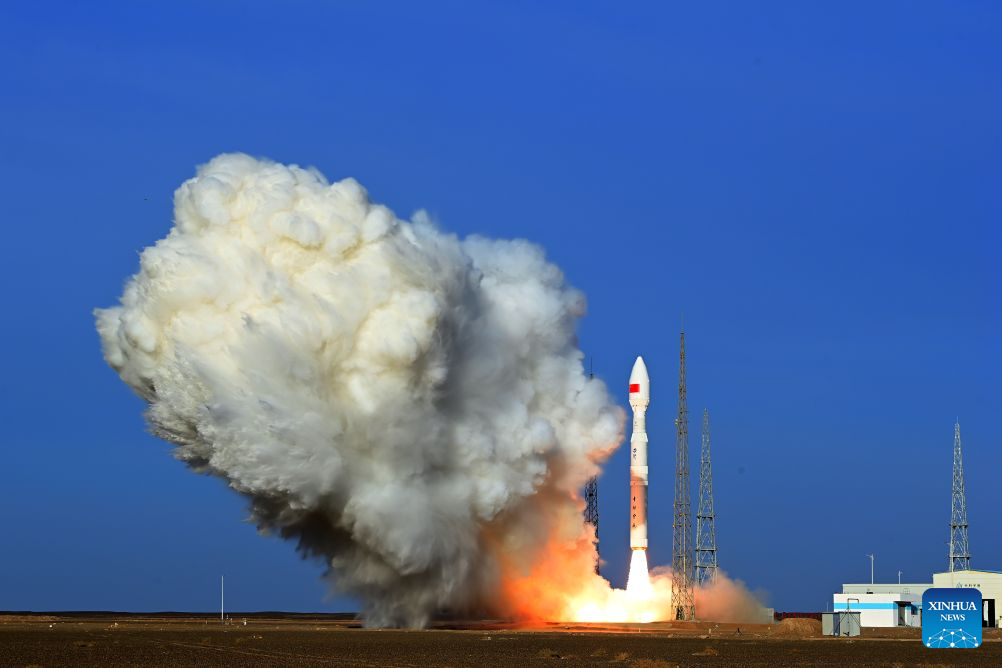 China launches Lijian-1 rocket to send 5 satellites to space