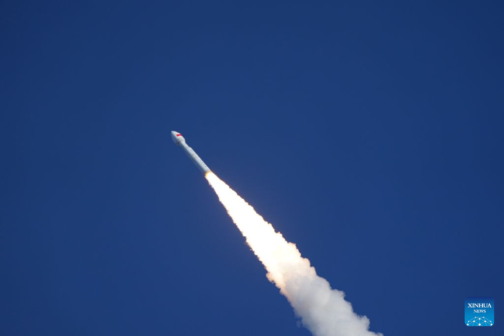 China launches Lijian-1 rocket to send 5 satellites to space