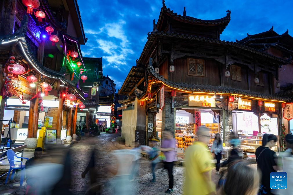 China's Puzhehei scenic area attracts tourists during summer travel season