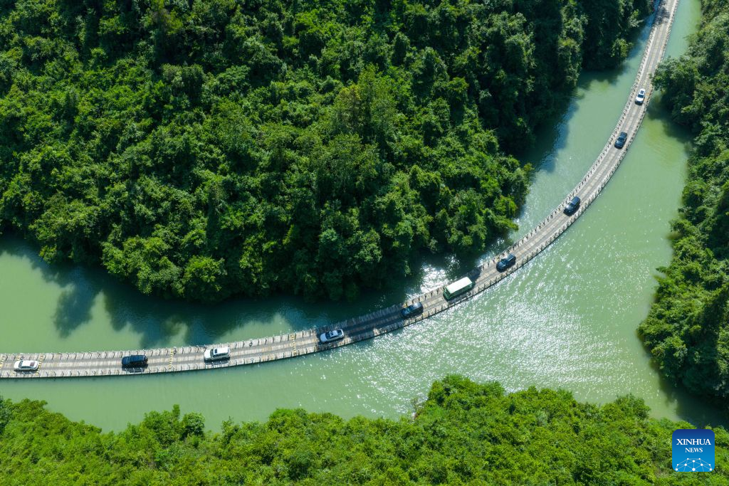 Summer tourism booms in Xuan'en County, China's Hubei