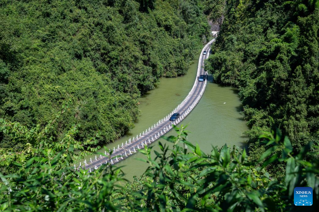 Summer tourism booms in Xuan'en County, China's Hubei