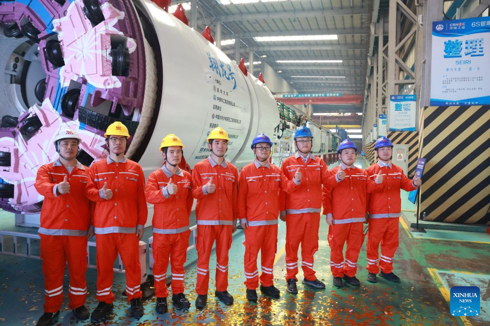 China's first boring and blasting machine rolls off production line in Wuhan, China's Hubei