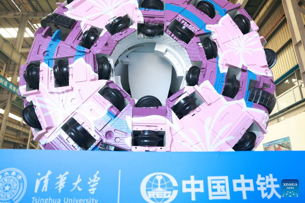 China's first boring and blasting machine rolls off production line in Wuhan, China's Hubei