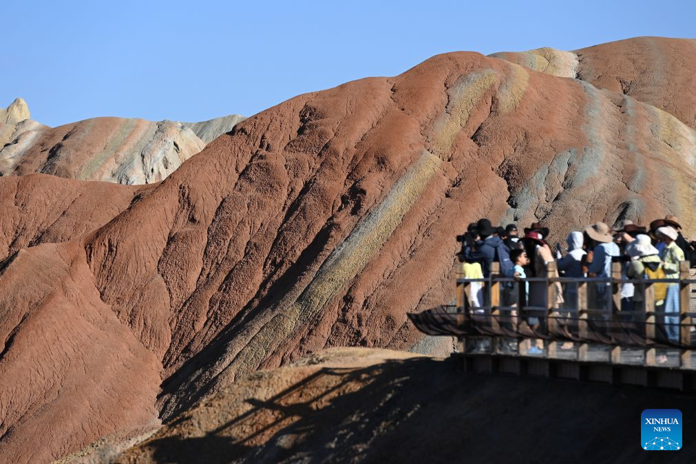 Scenic area in NW China's Gansu enters peak tourism season
