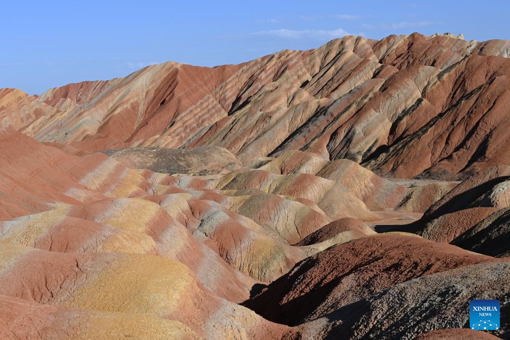 Scenic area in NW China's Gansu enters peak tourism season
