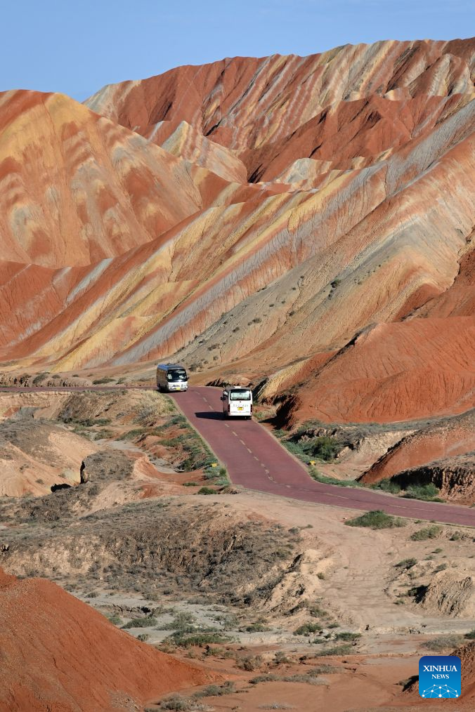 Scenic area in NW China's Gansu enters peak tourism season