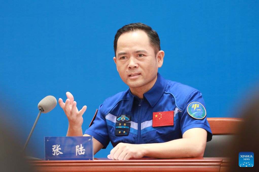 China Focus: Shenzhou-21 crew makes first public appearance after record 210-day space mission