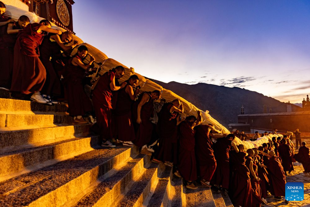 Traditional Shoton Festival celebrated in Lhasa, China's Xizang