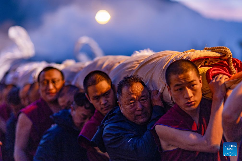 Traditional Shoton Festival celebrated in Lhasa, China's Xizang