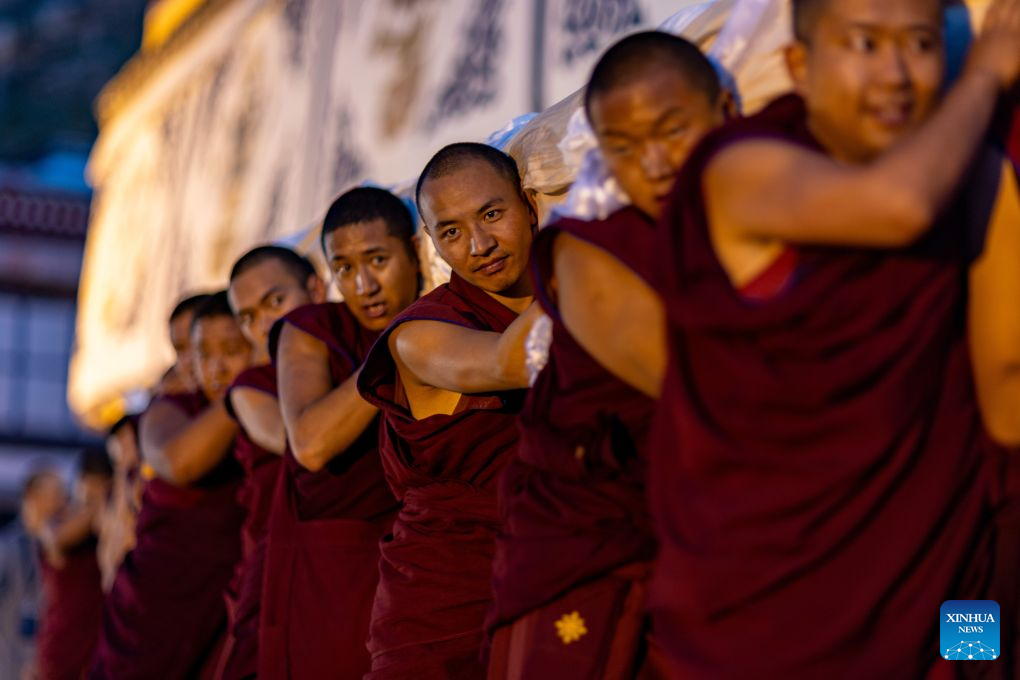 Traditional Shoton Festival celebrated in Lhasa, China's Xizang