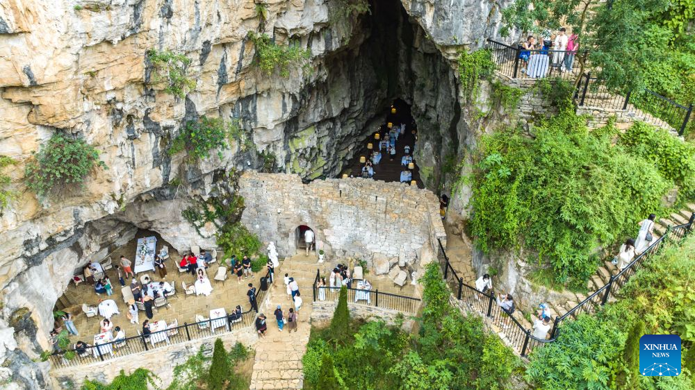Guizhou's karst caves offer cooling retreats for summer tourists