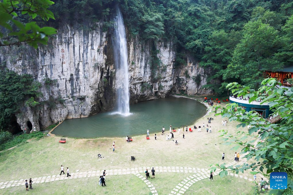 Guizhou's karst caves offer cooling retreats for summer tourists
