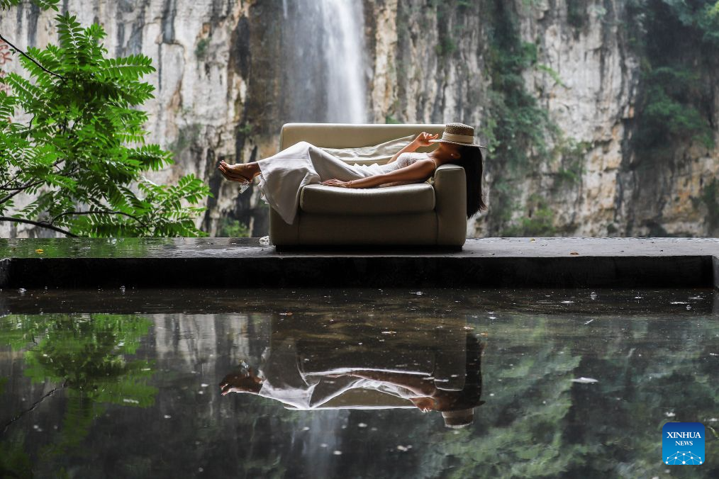 Guizhou's karst caves offer cooling retreats for summer tourists