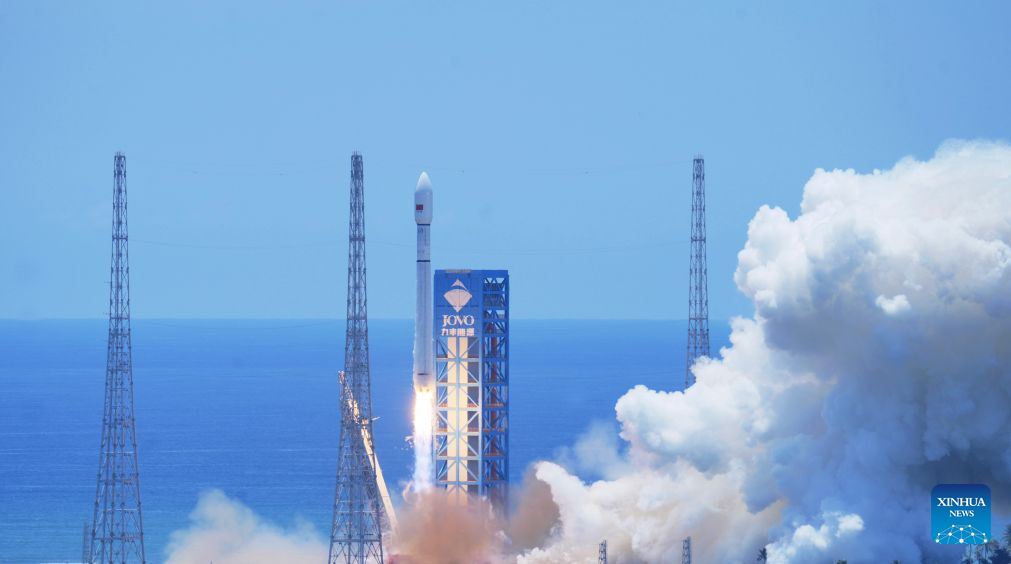 China's Long March-12 rocket launches new internet satellite group