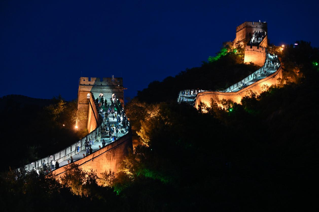 Explore Badaling: Great Wall night tour lights up Beijing summer
