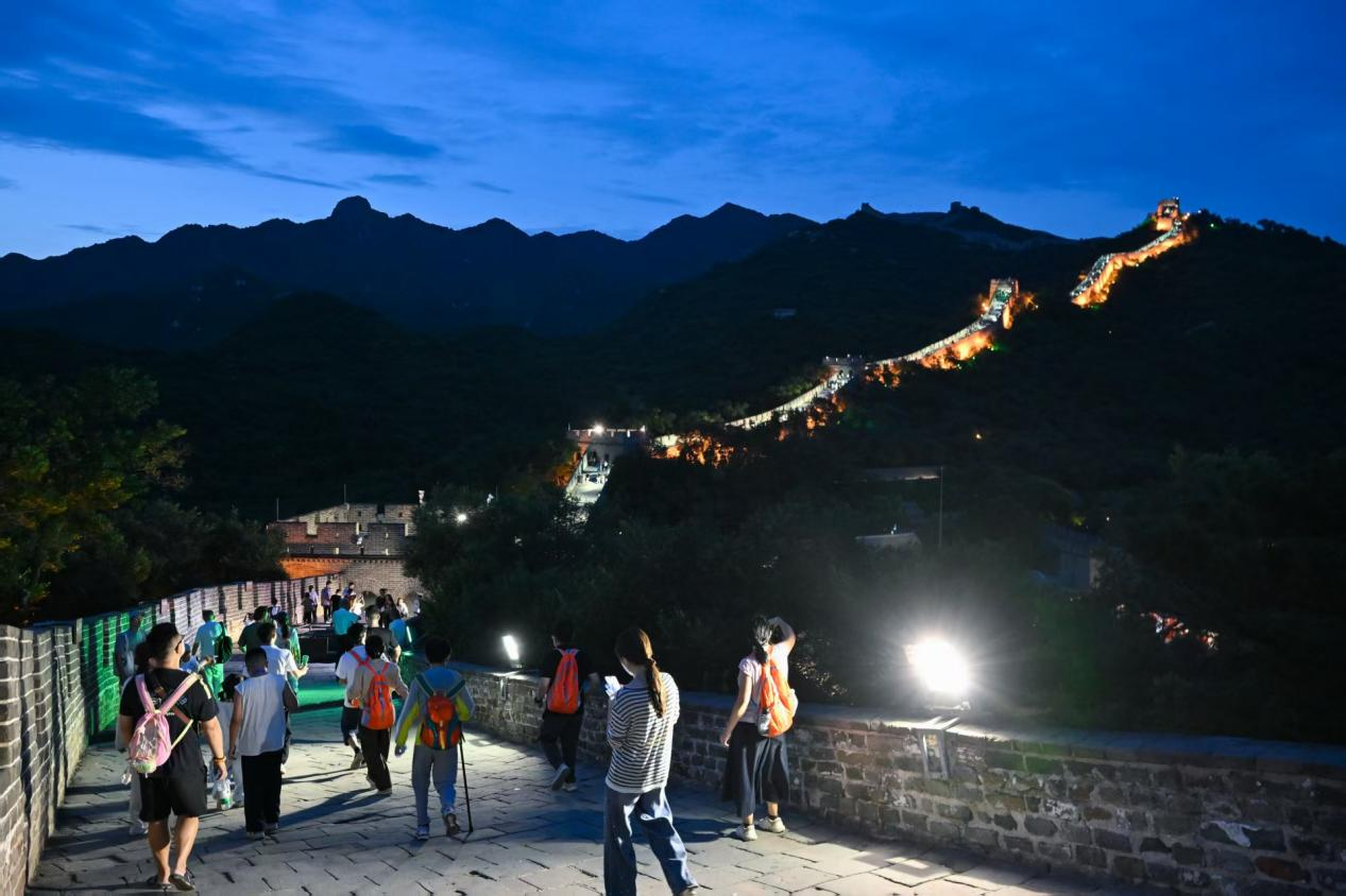 Explore Badaling: Great Wall night tour lights up Beijing summer