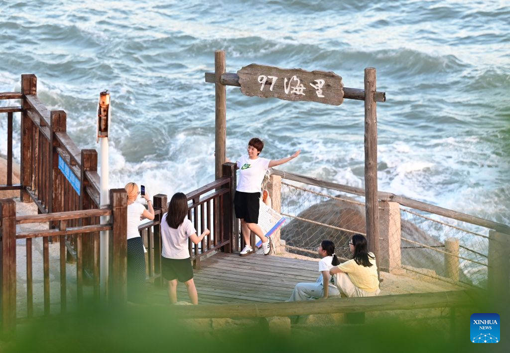 Dazuo Village in Fujian showcases traditional customs to attract tourists