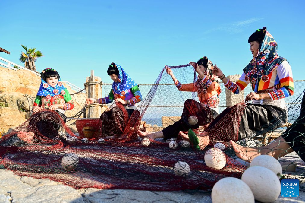 Dazuo Village in Fujian showcases traditional customs to attract tourists