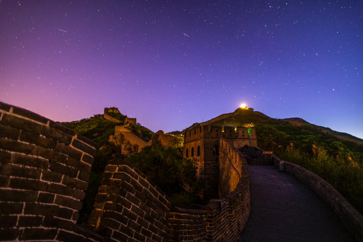 Explore Badaling: Starry night at the Great Wall