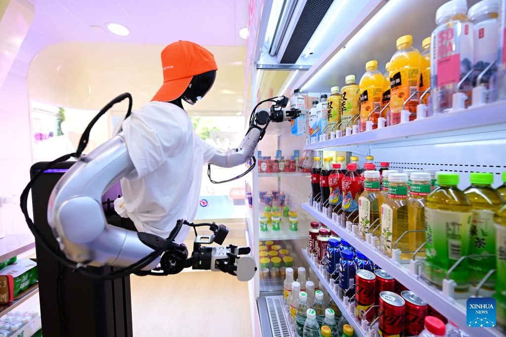 Hefei in Anhui launches robot-run stores in commercial districts