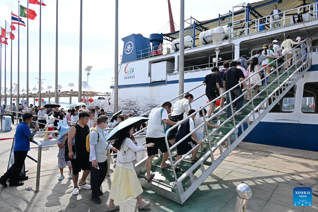 China's Qingdao launches new sea sightseeing routes to boost tourism