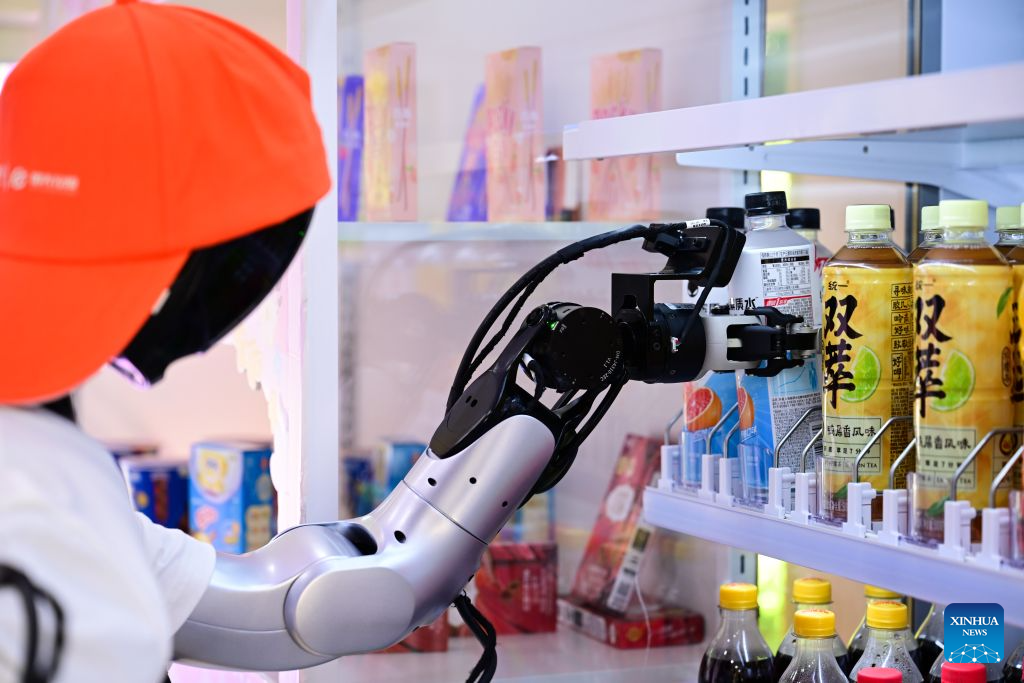 Hefei in Anhui launches robot-run stores in commercial districts
