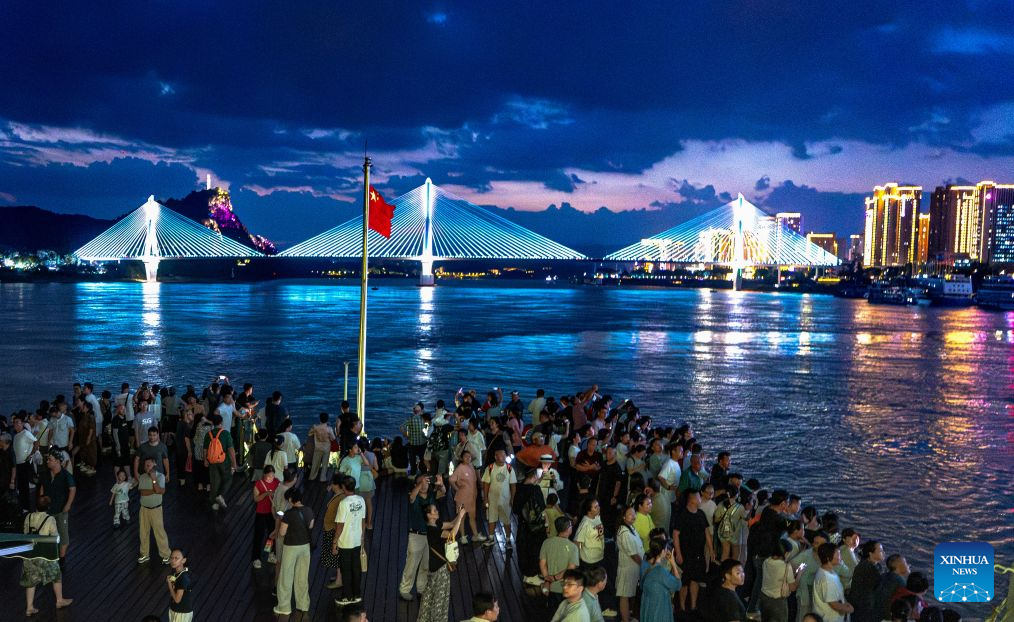 China's Yichang enriches nighttime consumption scenarios with distinctive night tours