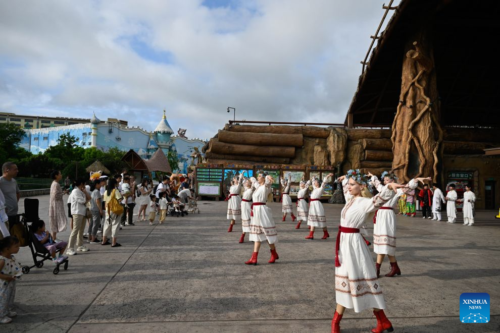 Foreign dancers embrace life and culture in China's Nantong
