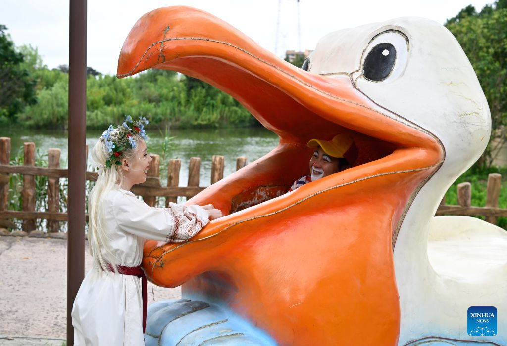 Foreign dancers embrace life and culture in China's Nantong