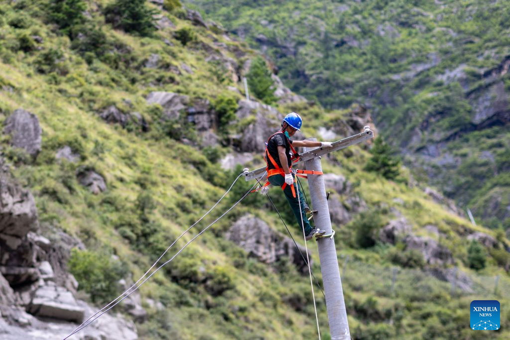 Power restored at mudslide-hit border port in China's Xizang