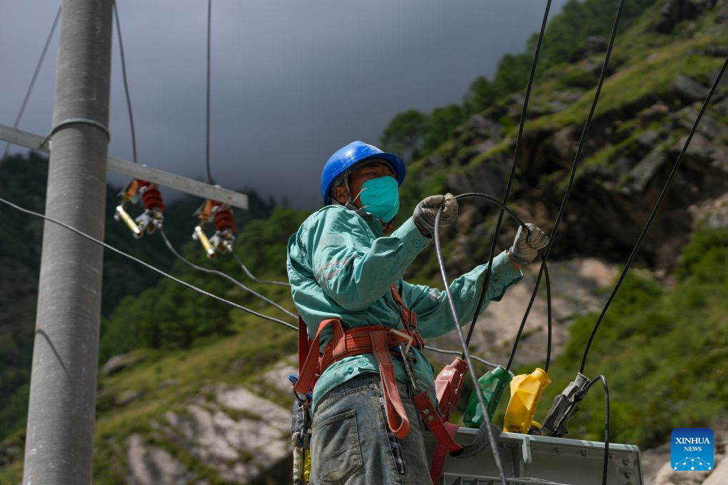 Power restored at mudslide-hit border port in China's Xizang