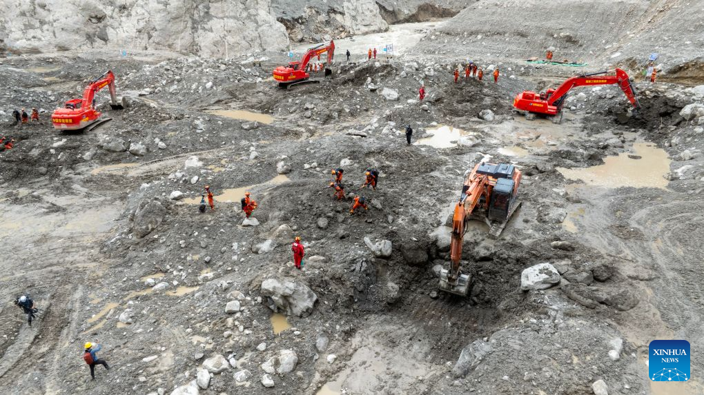 Over 2,500 rescuers deployed to mudslide-hit border port in China's Xizang