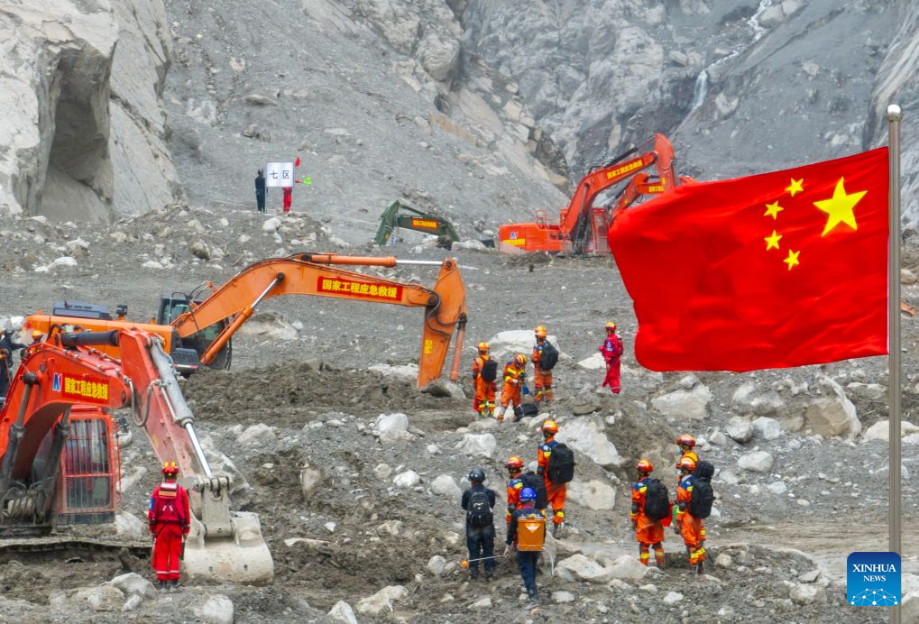 Over 2,500 rescuers deployed to mudslide-hit border port in China's Xizang