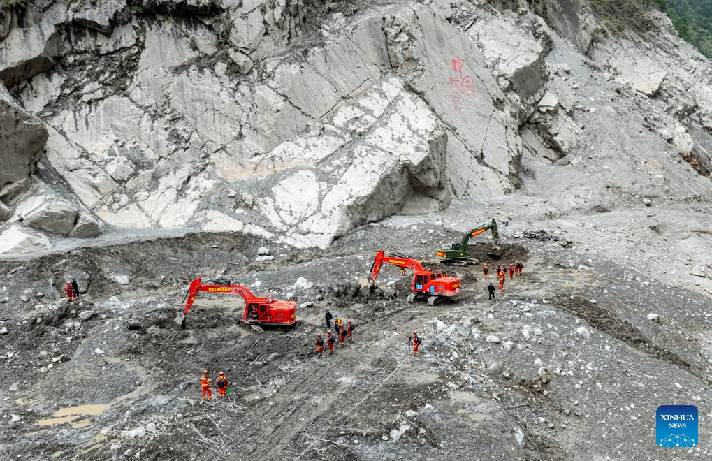 Over 2,500 rescuers deployed to mudslide-hit border port in China's Xizang