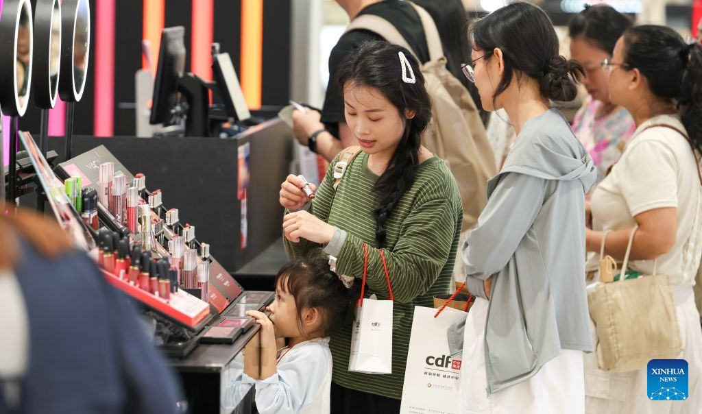 Hainan sees steady growth in offshore duty-free sales this summer