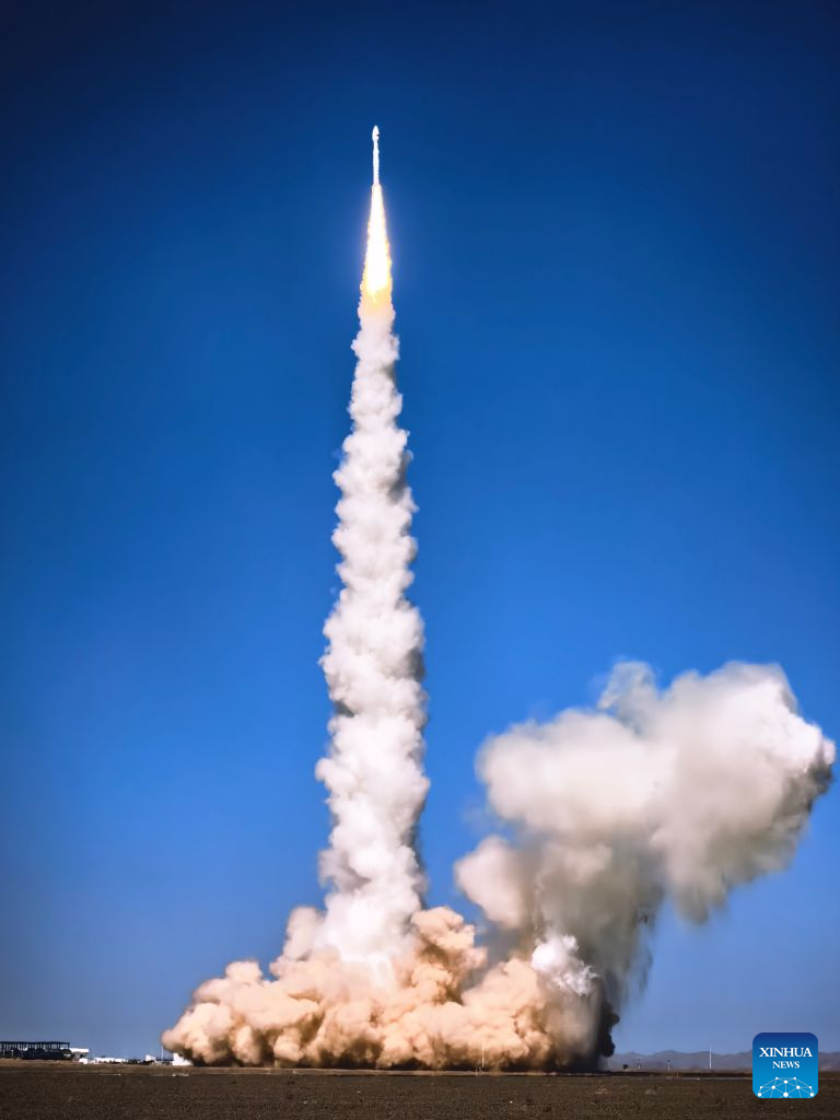 China launches new group of satellites