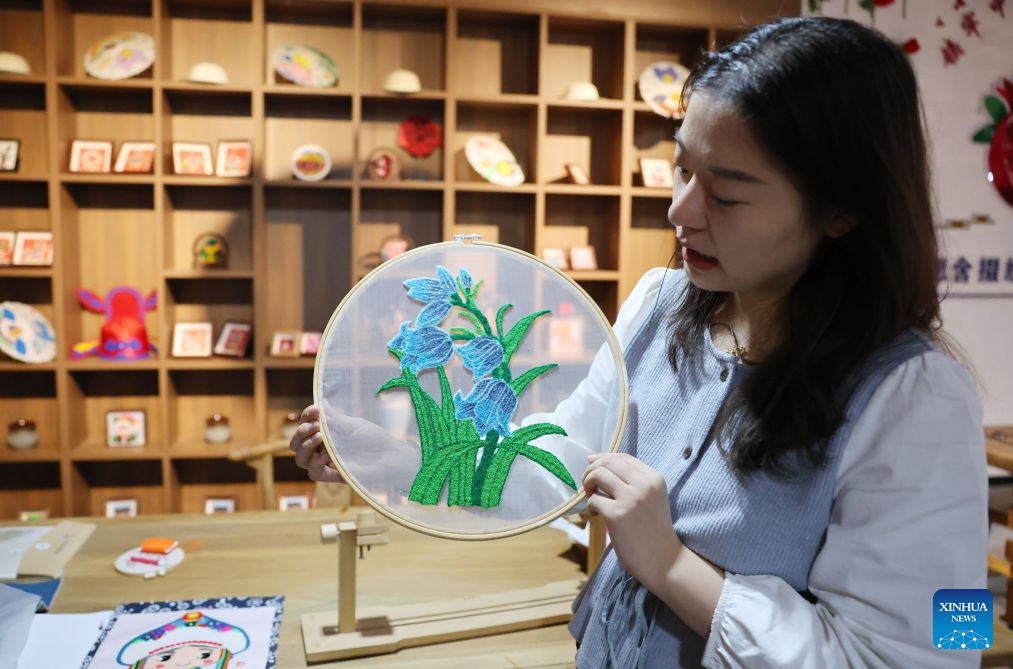 Intangible cultural heritage crafts boost employment in NW China's Ningxia