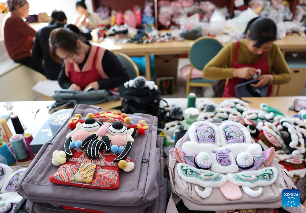 Intangible cultural heritage crafts boost employment in NW China's Ningxia