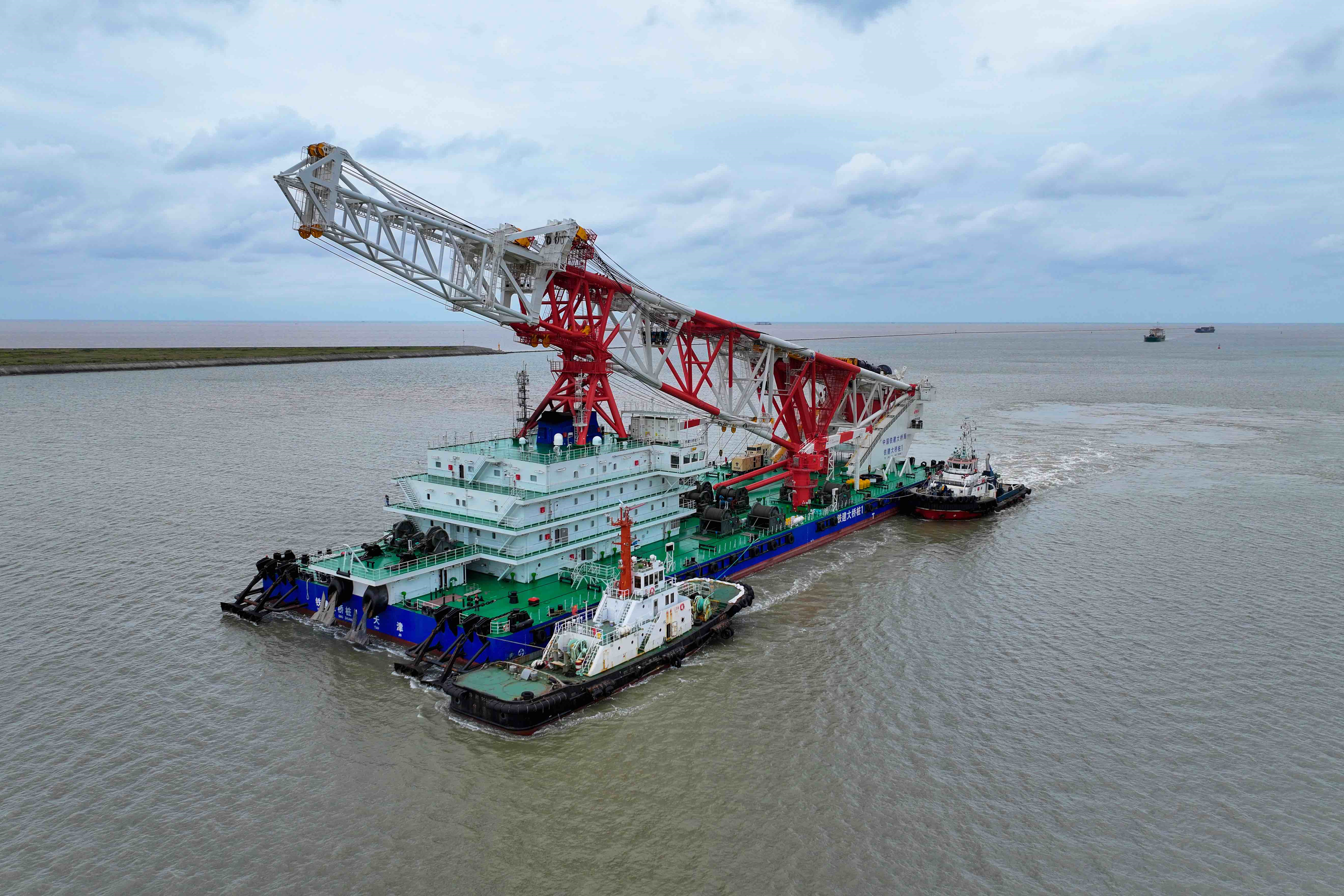 World's largest pile driving vessel World's largest pile driving vessel
