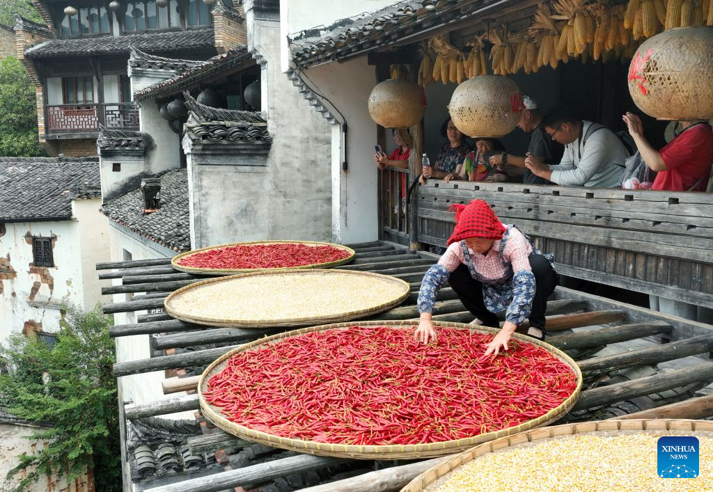 Tourism boom fueled by rural tradition Shaiqiu brings new life to villager in Jiangxi