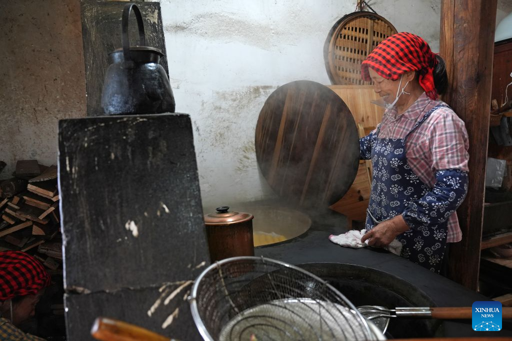 Tourism boom fueled by rural tradition Shaiqiu brings new life to villager in Jiangxi