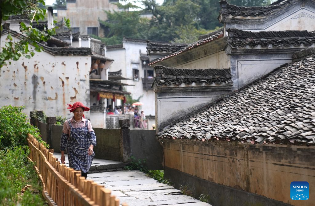 Tourism boom fueled by rural tradition Shaiqiu brings new life to villager in Jiangxi