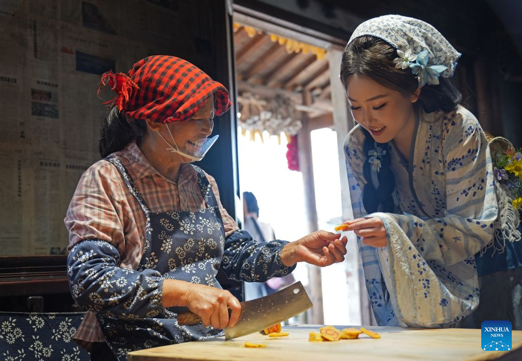 Tourism boom fueled by rural tradition Shaiqiu brings new life to villager in Jiangxi